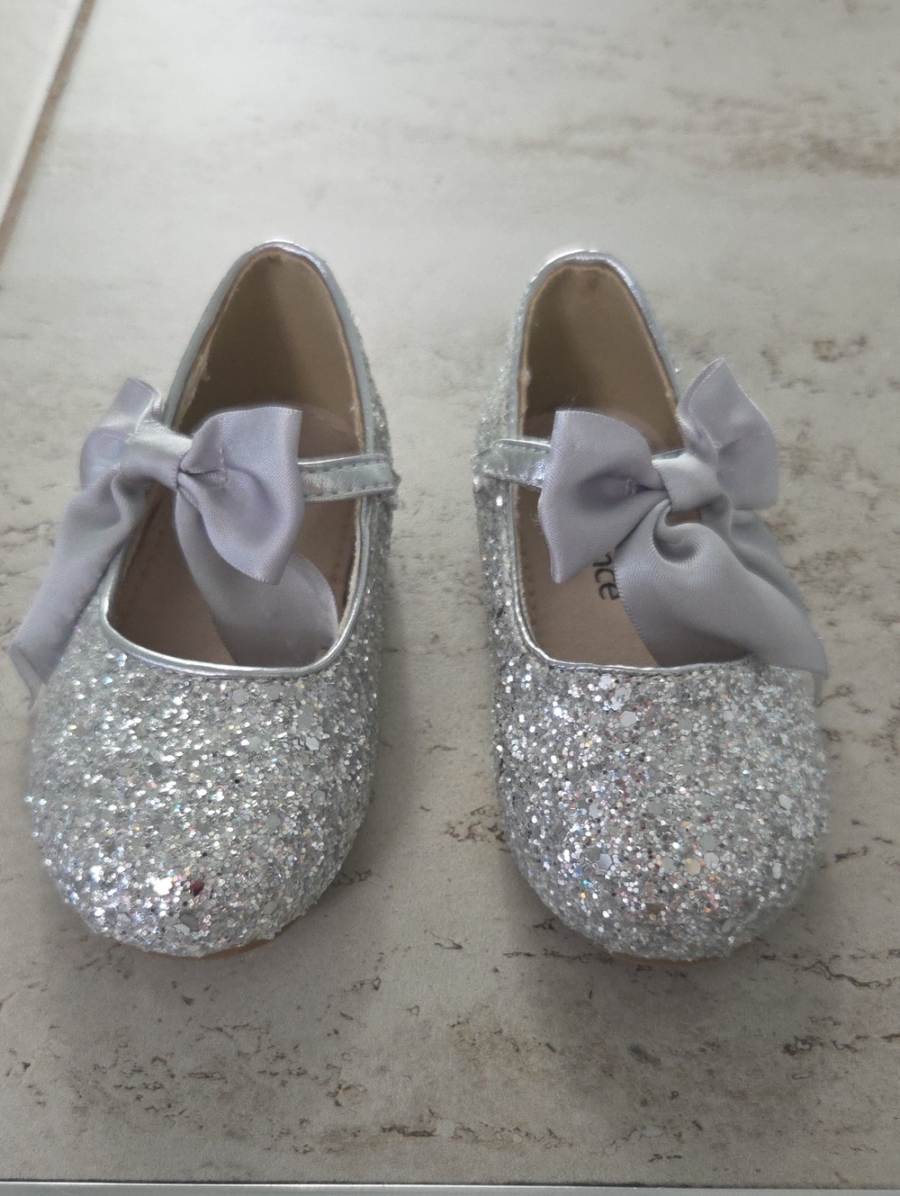 Toddler Girl Silver Glitter Mary Jane Shoes with Bow